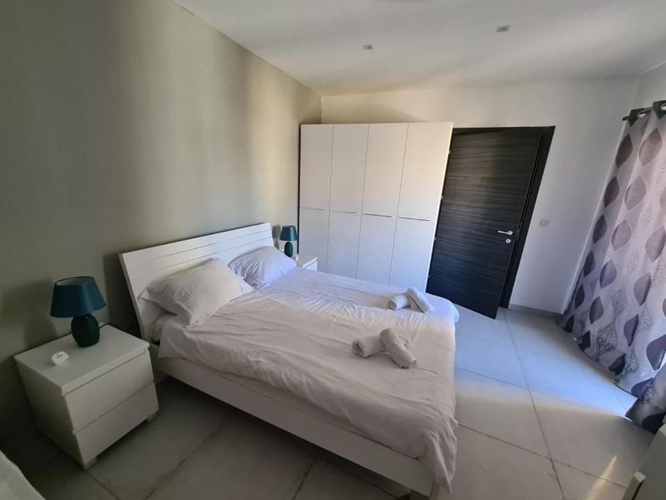 St Julians Central 2 Bedroom Apartment Saint Julian's Εξωτερικό φωτογραφία