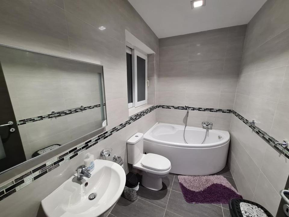 St Julians Central 2 Bedroom Apartment Saint Julian's Εξωτερικό φωτογραφία